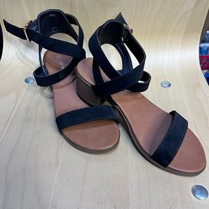 Cute sandal with heel for a cute top and 👖